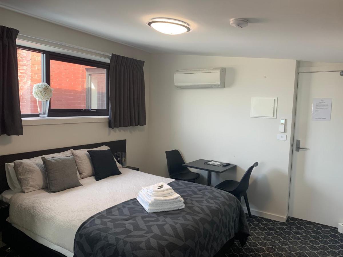 Queens Arms Hotel Longford Εξωτερικό φωτογραφία