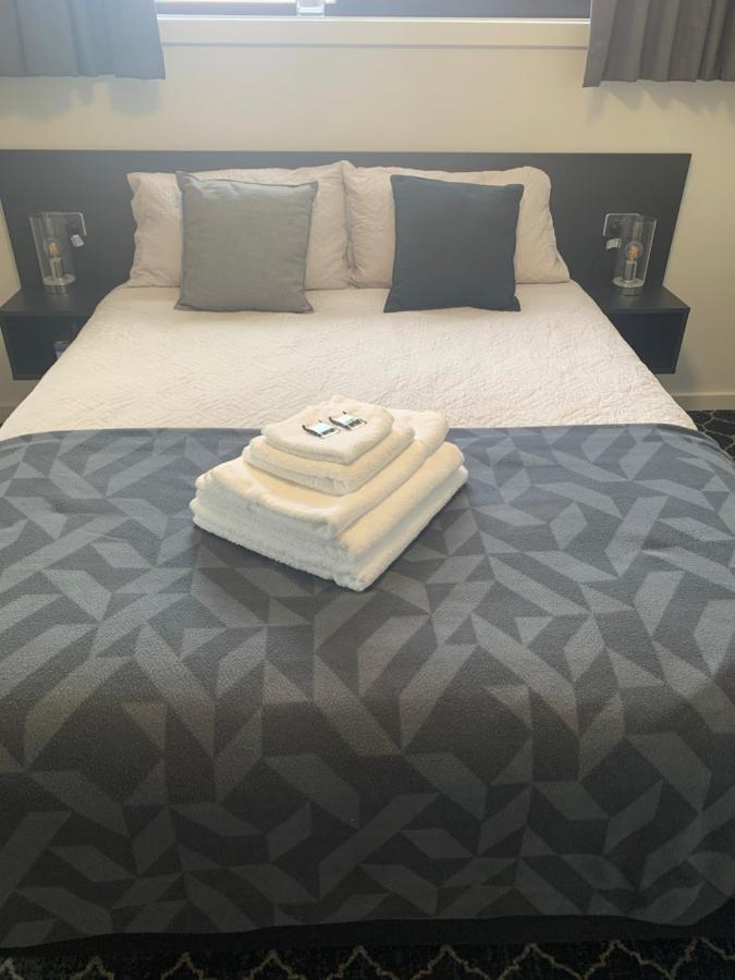 Queens Arms Hotel Longford Εξωτερικό φωτογραφία