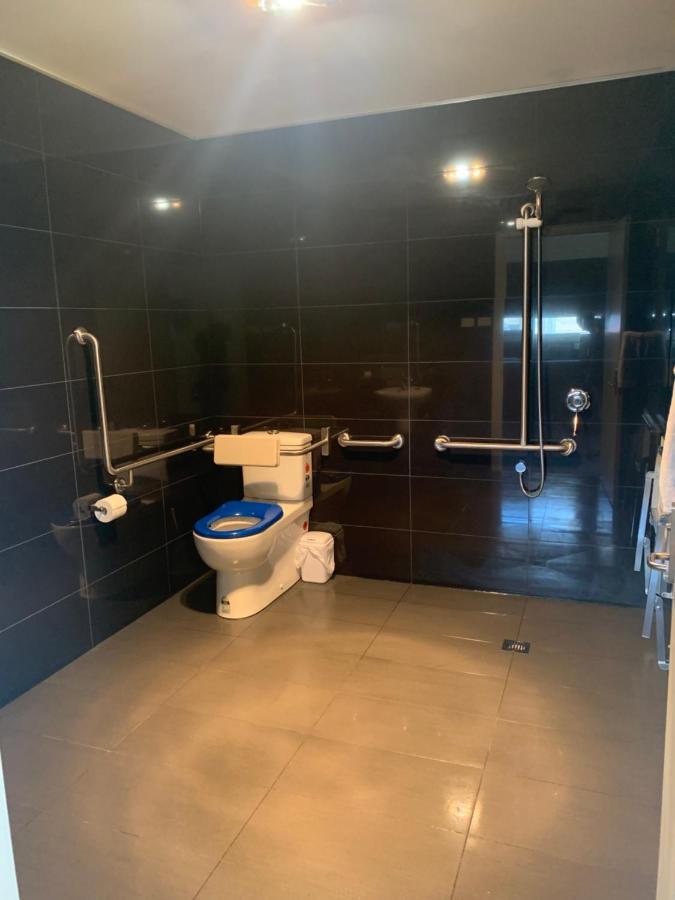 Queens Arms Hotel Longford Εξωτερικό φωτογραφία