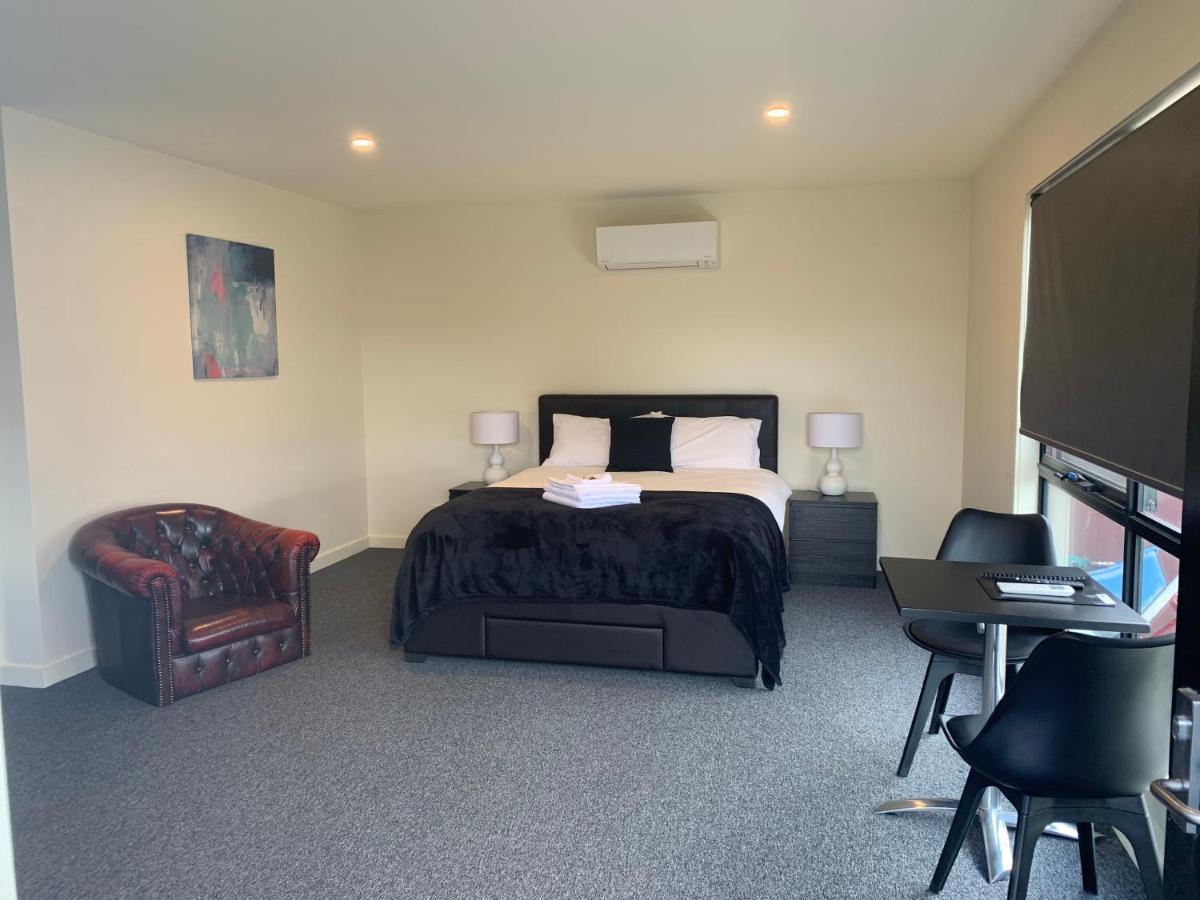 Queens Arms Hotel Longford Εξωτερικό φωτογραφία