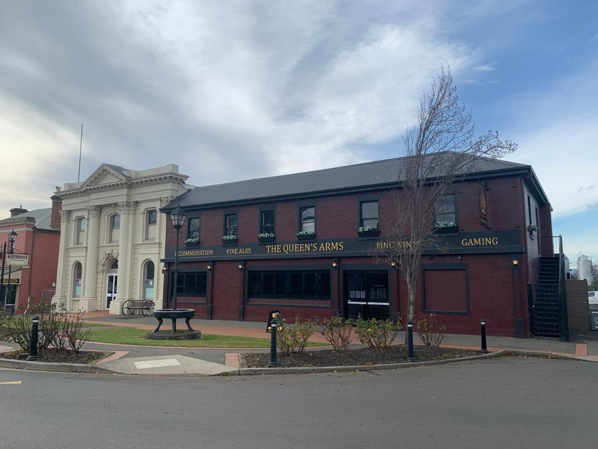 Queens Arms Hotel Longford Εξωτερικό φωτογραφία