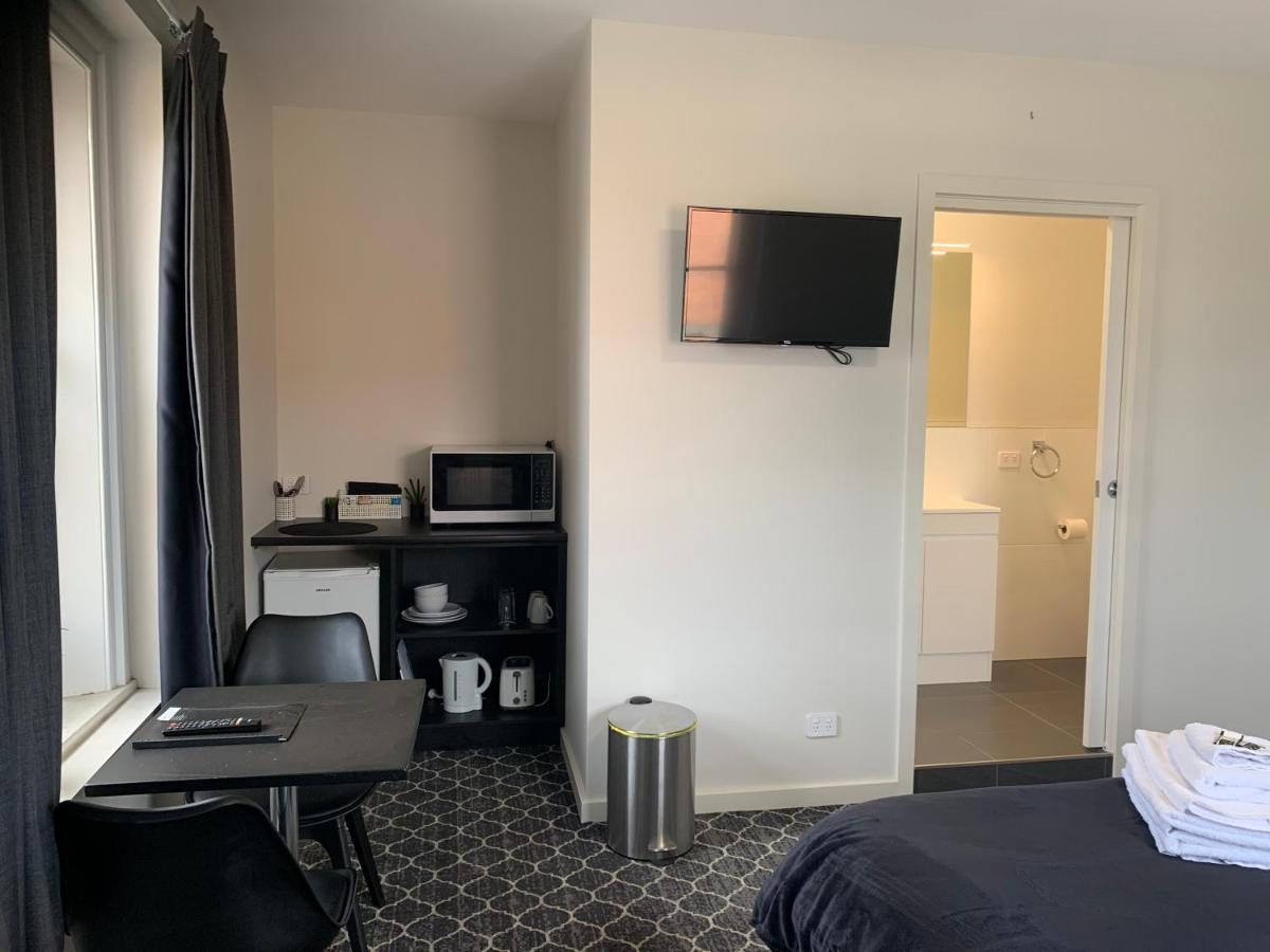 Queens Arms Hotel Longford Εξωτερικό φωτογραφία
