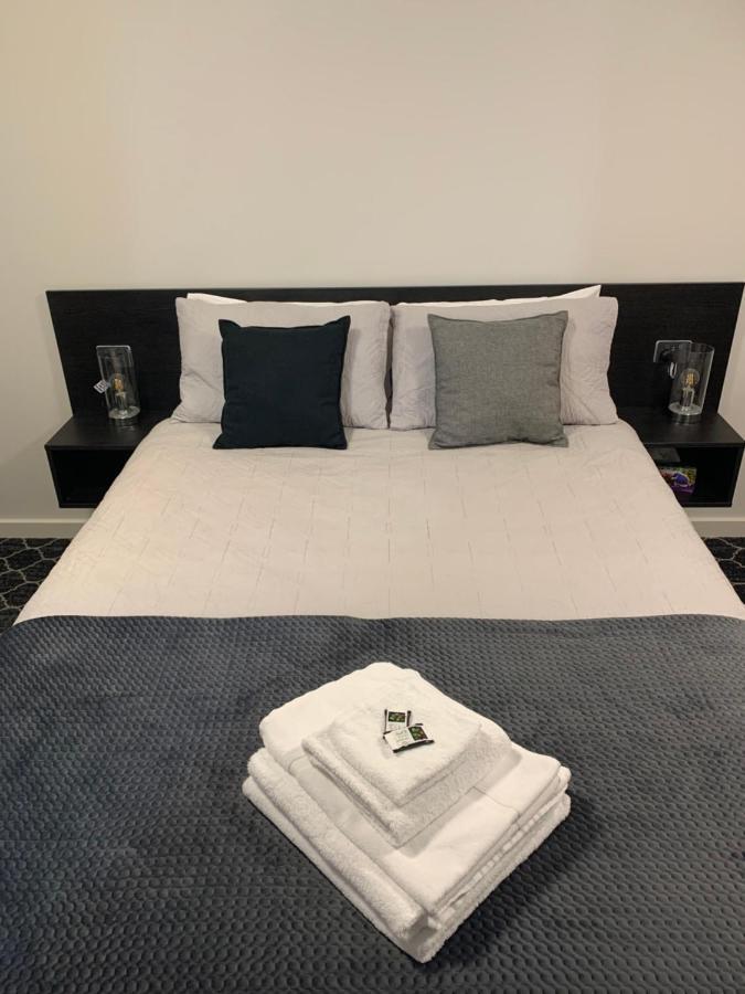 Queens Arms Hotel Longford Εξωτερικό φωτογραφία
