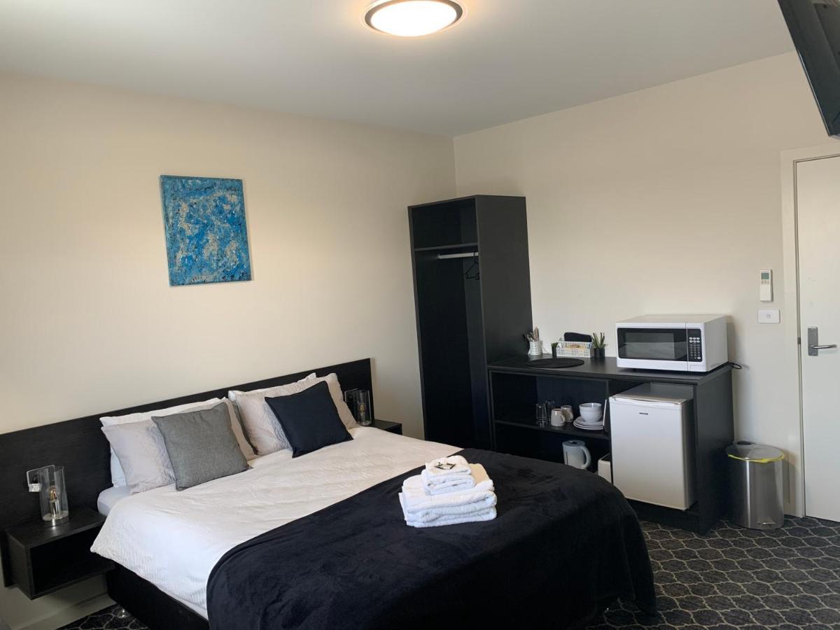 Queens Arms Hotel Longford Εξωτερικό φωτογραφία