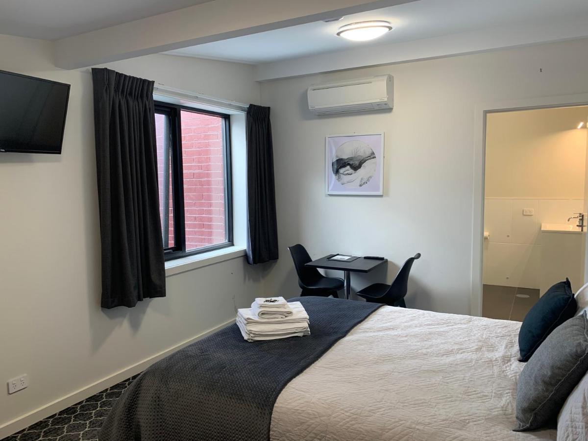 Queens Arms Hotel Longford Εξωτερικό φωτογραφία