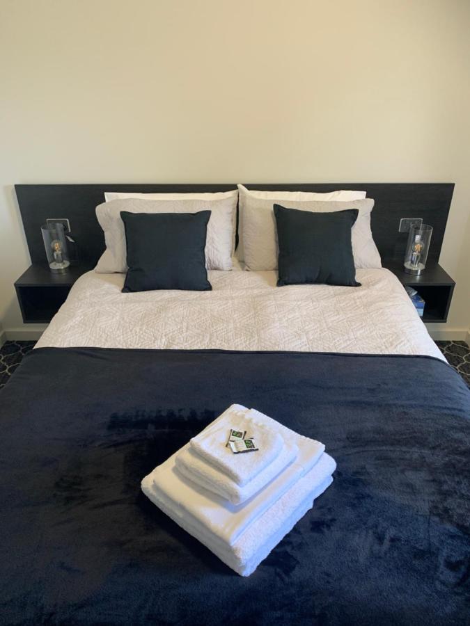 Queens Arms Hotel Longford Εξωτερικό φωτογραφία