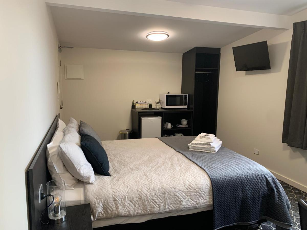 Queens Arms Hotel Longford Εξωτερικό φωτογραφία